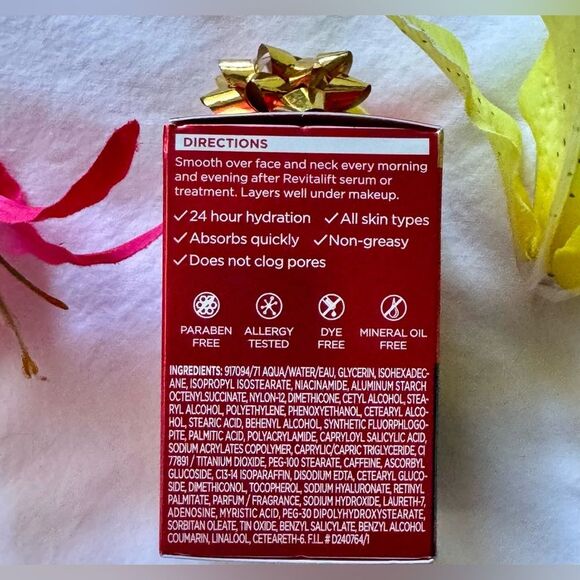 New in box! L’Oréal Revitalift Triple Power moisturizer! - Picture 5 of 11